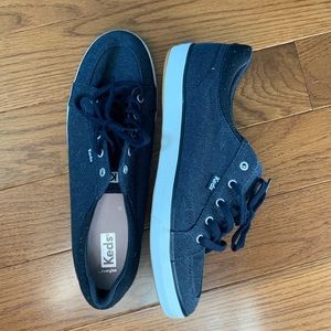 Brand new Keds lace up flat gym shoes